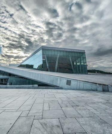 Oslo Operaen set nedefra