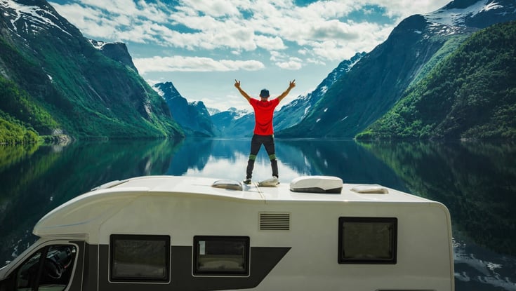 Bilferie med autocamper