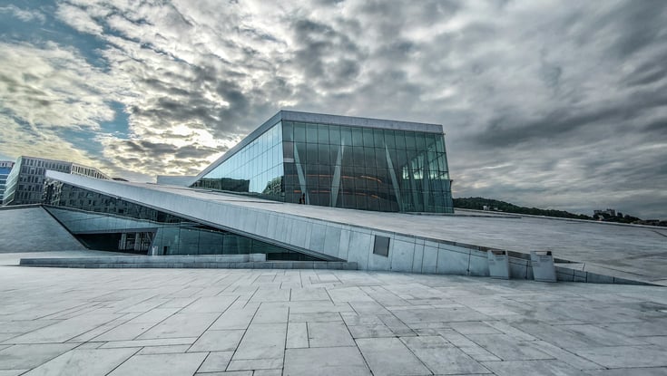 Oslo Operaen set nedefra