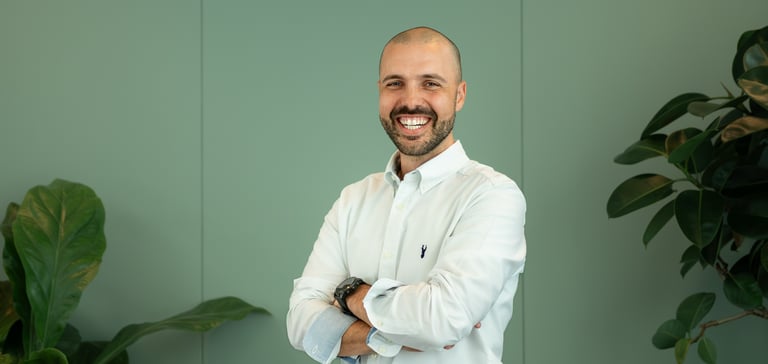 Gabriel - en smilende kollega