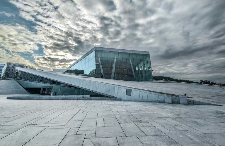 Oslo Operaen set nedefra